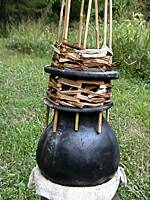 "Bitter Root Basket Vessel" Oliver Loveday � 2004